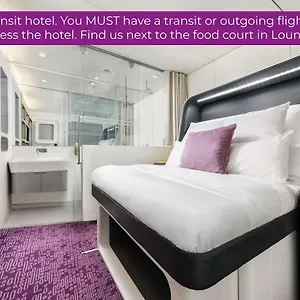 Отель Yotelair Amsterdam Schiphol Transit