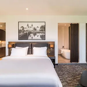 Отель Radisson & Amsterdam South